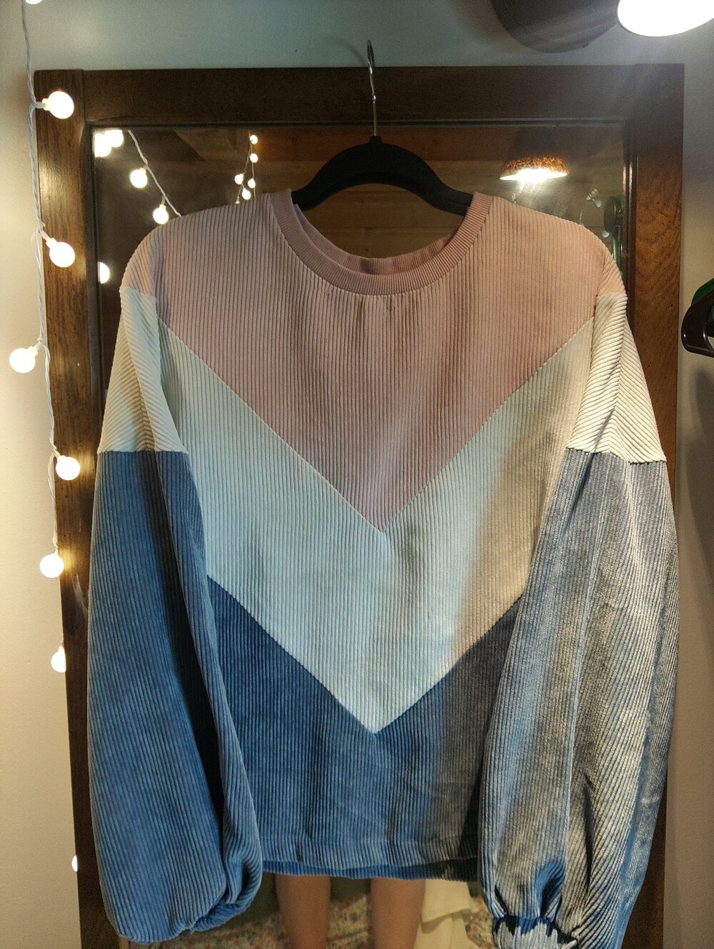 Lightweight Ribbed Colorblock Pullover